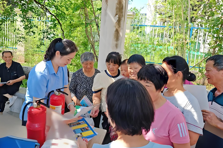 筑牢安全防線！正誠(chéng)智服“安全宣傳咨詢?nèi)铡?   活動(dòng)守護(hù)萬家平安